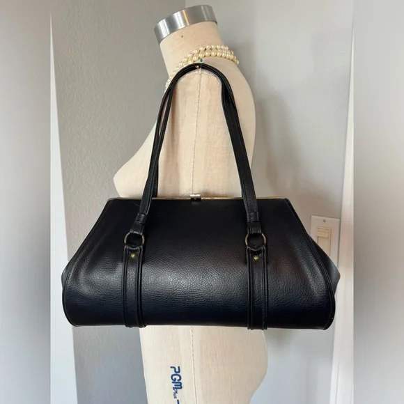 1960s Extra Large Black Snap Closure Shoulder Bag - Picture 12 of 13